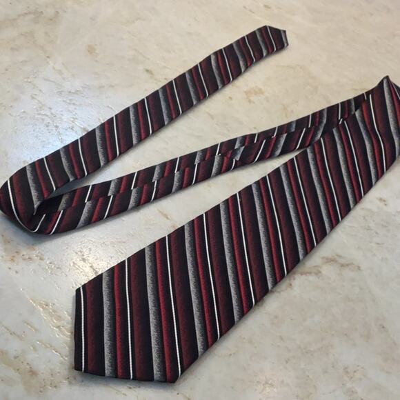 PIERRE CARDIN SILK TIE - Picture 3 of 9